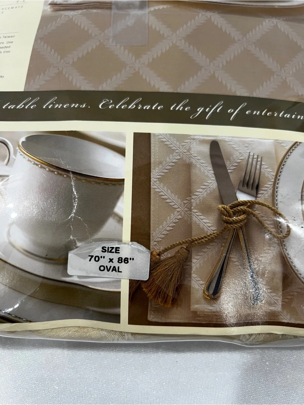 Lenox Oval Tablecloth Laurel Leaf Size 70